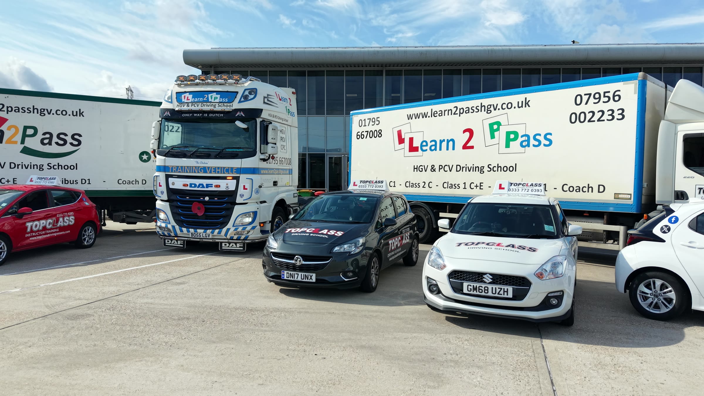 Learn2Pass DAF training lorry with Topclass cars