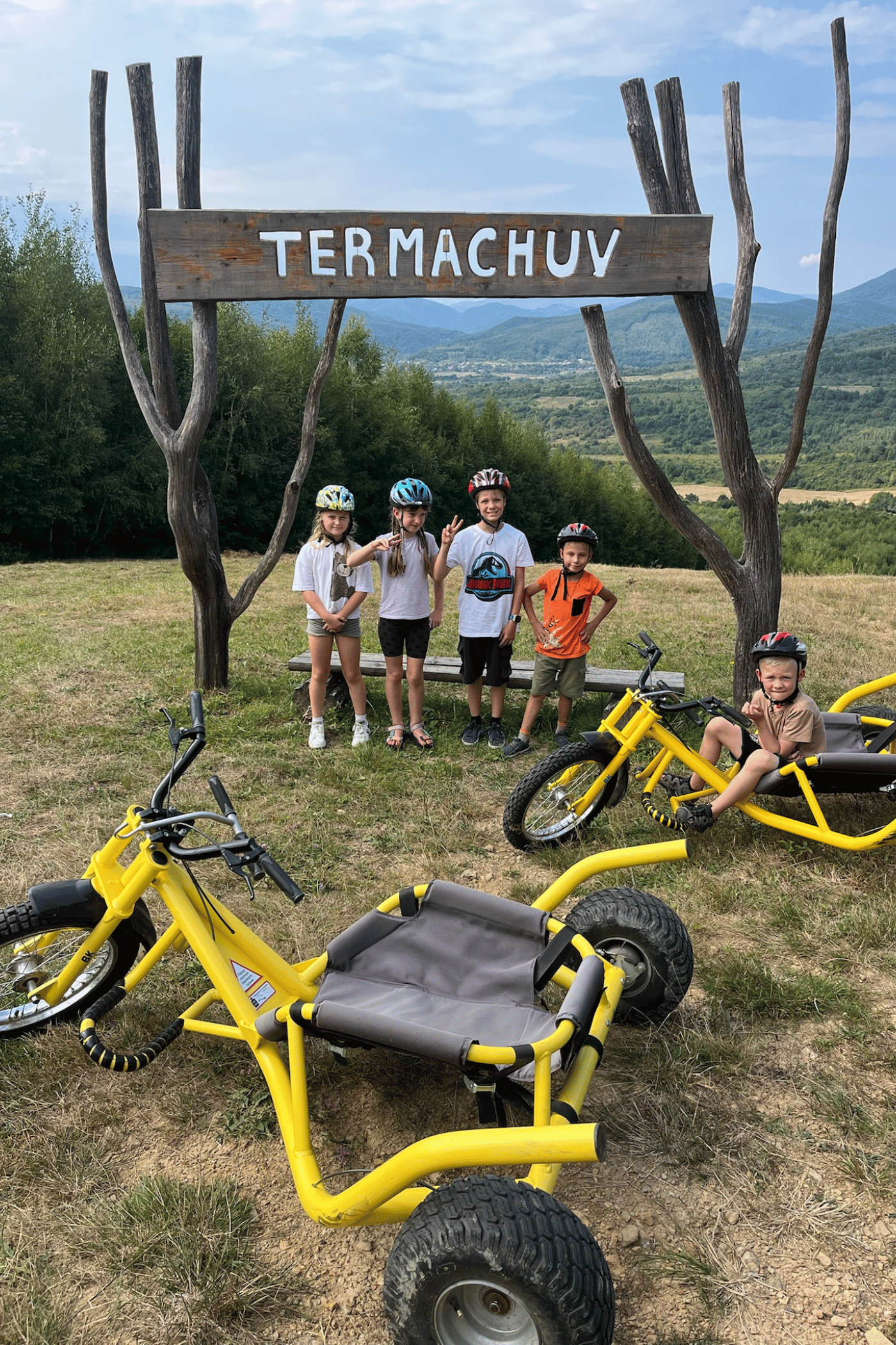 Гірський картинг 1400 x 2100px