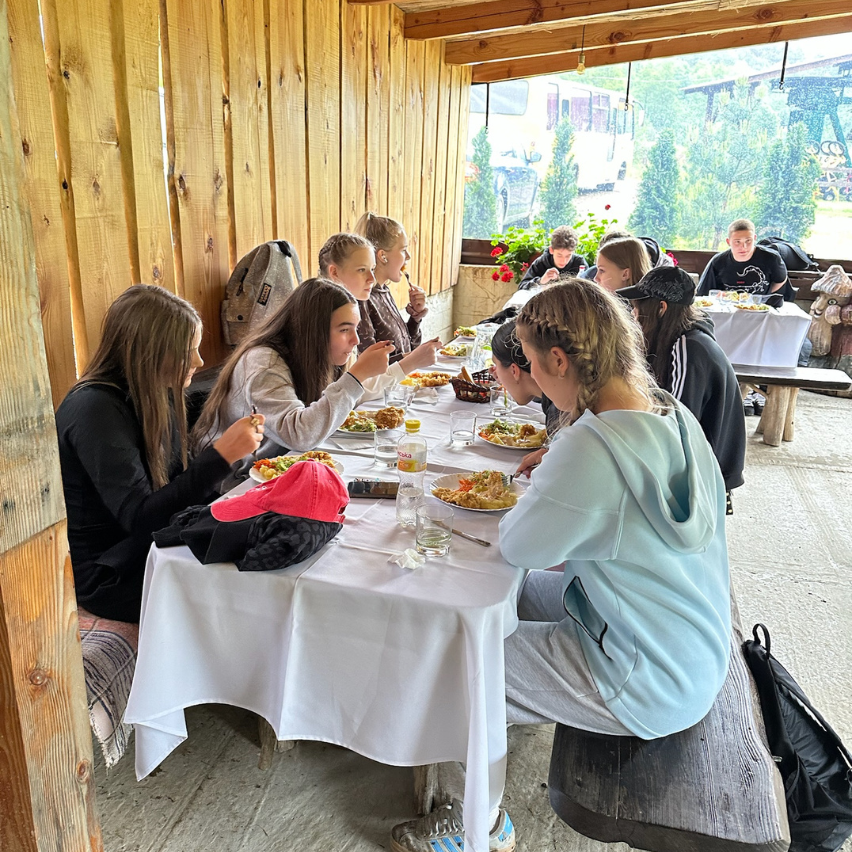 Організація свят і харчування 852x852px (3)