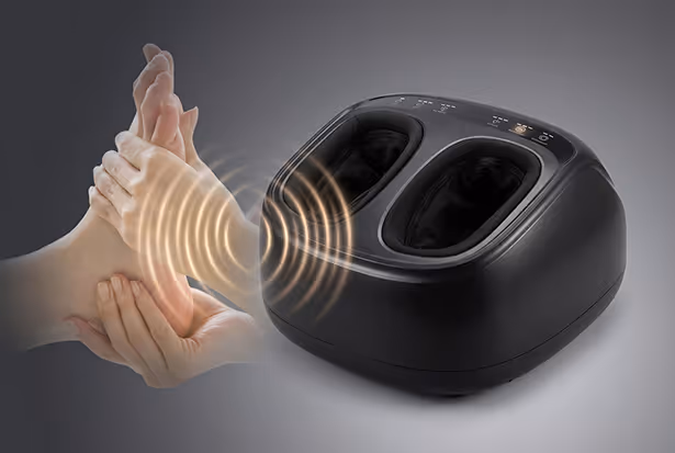 Appareil de massage pour pieds Pédirelax montrant des ondes de massage et des mains massant un pied.