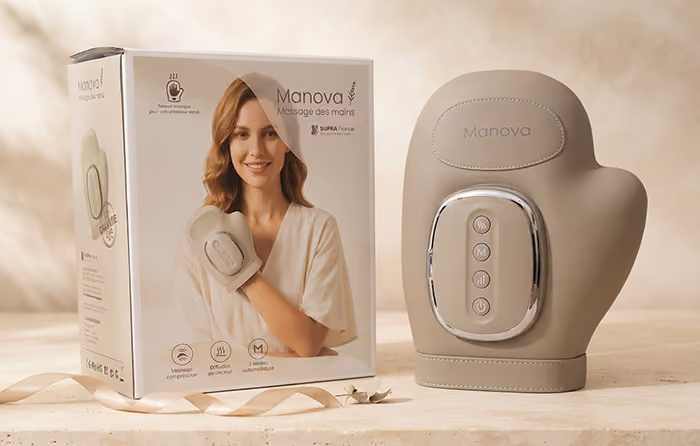 Appareil de massage Manova beige avec boite montrant une femme utilisant l'appareil.