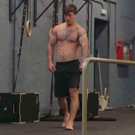 Diego Llorente, entrenador personal en Madrid, especializado en Entrenamiento funcional,Ganar masa muscular,Mejora de forma física,Movilidad y flexibilidad.