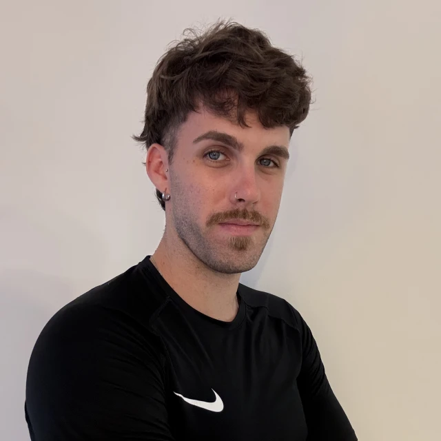 Raúl Casillas, entrenador personal en Barcelona, especializado en Entrenamiento funcional,Ganar masa muscular,Pérdida de peso,Preparación para deportistas.