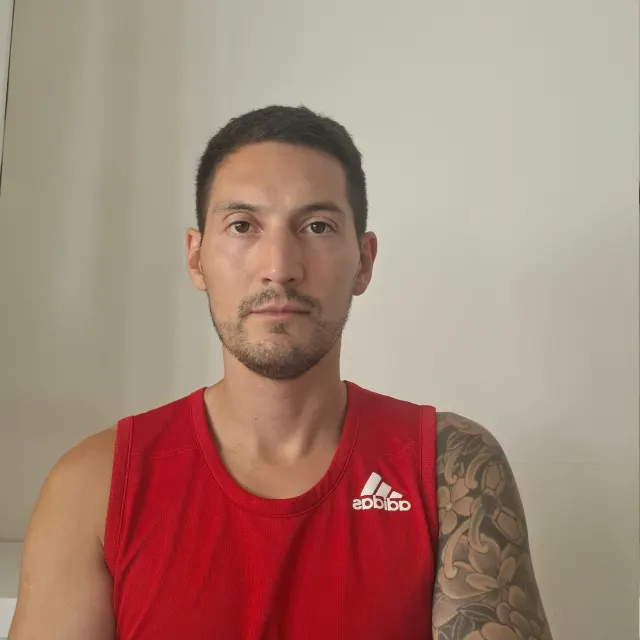 Gonzalo Javier Cruz Teruel, entrenador personal en Barcelona, especializado en Corrección postural,Entrenamiento funcional,Mejora de forma física,Pérdida de peso.