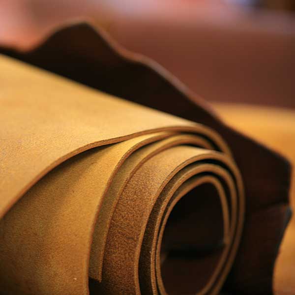 Hellbraunes Leder gerollt