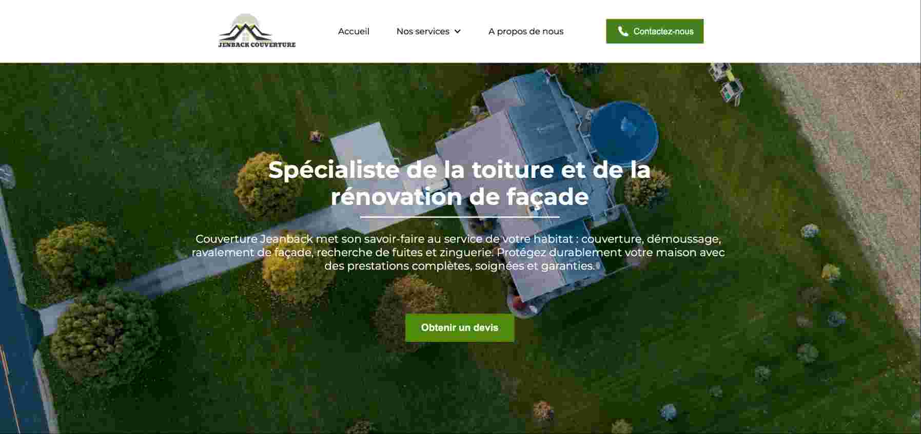 Exemple de site internet pour couvreur artisan, présentant des services de toiture et de rénovation avec un design professionnel et clair