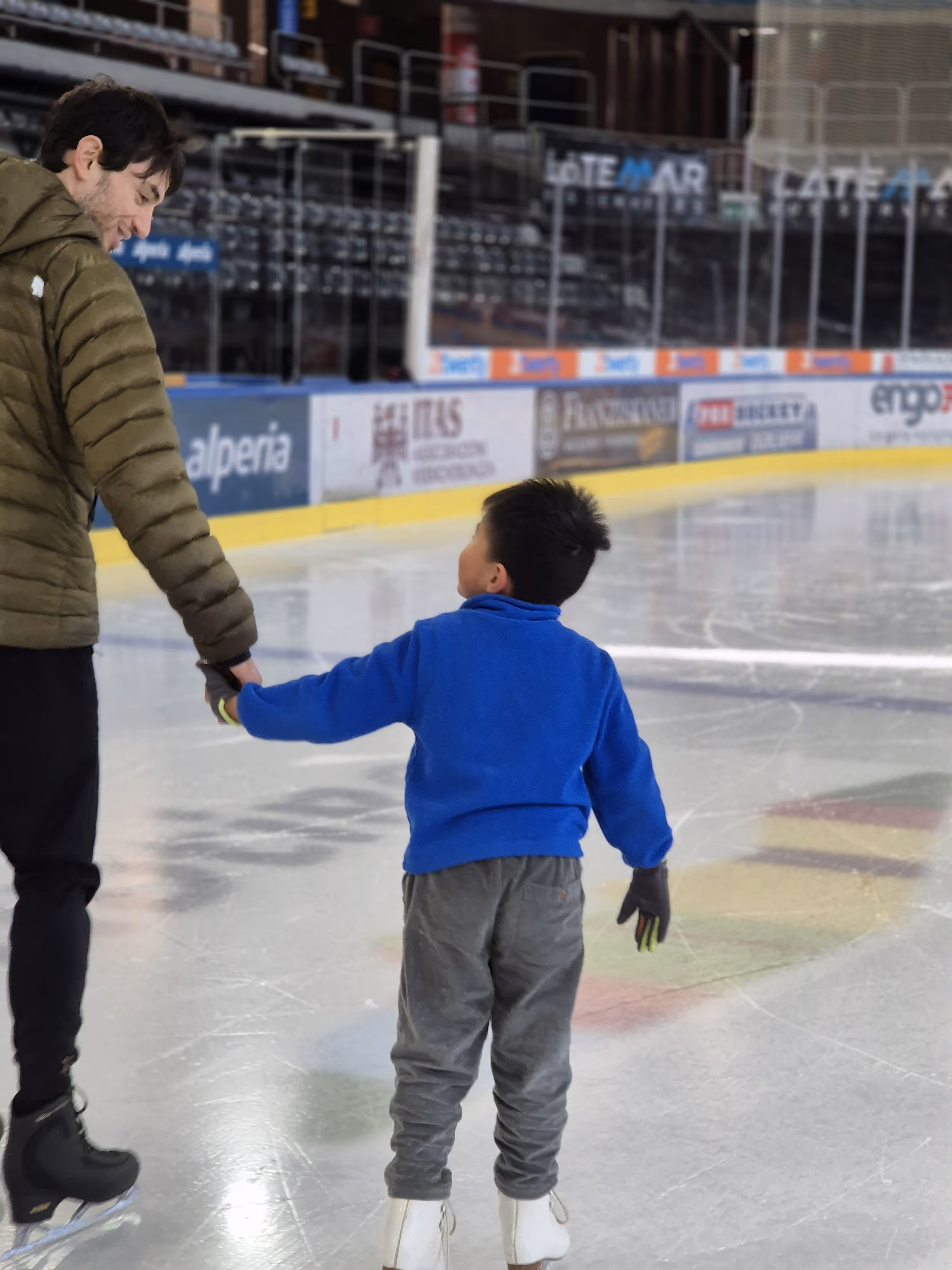 image of a concert crowd