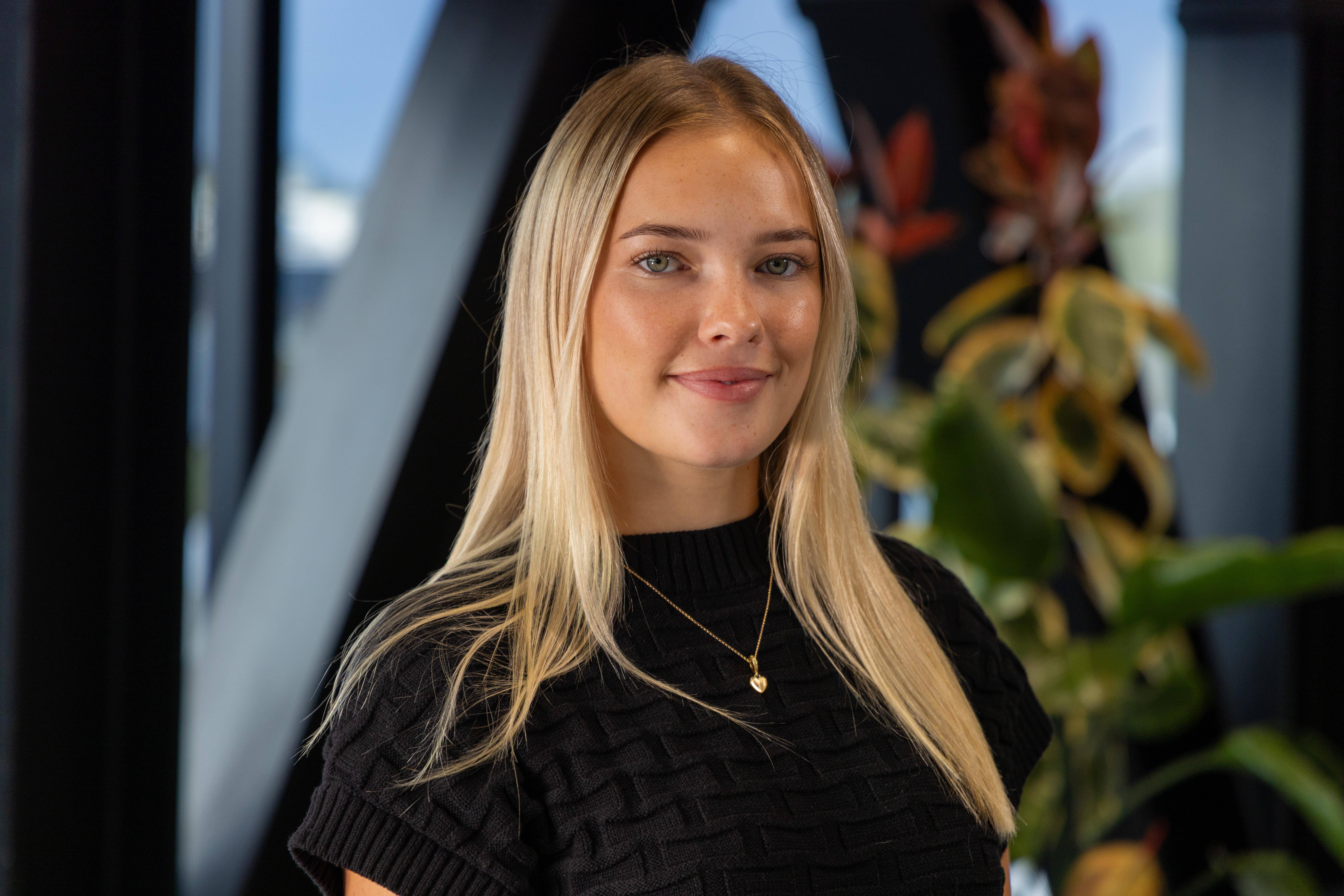 Steph Pullon - Head of DevOps - Lightwire