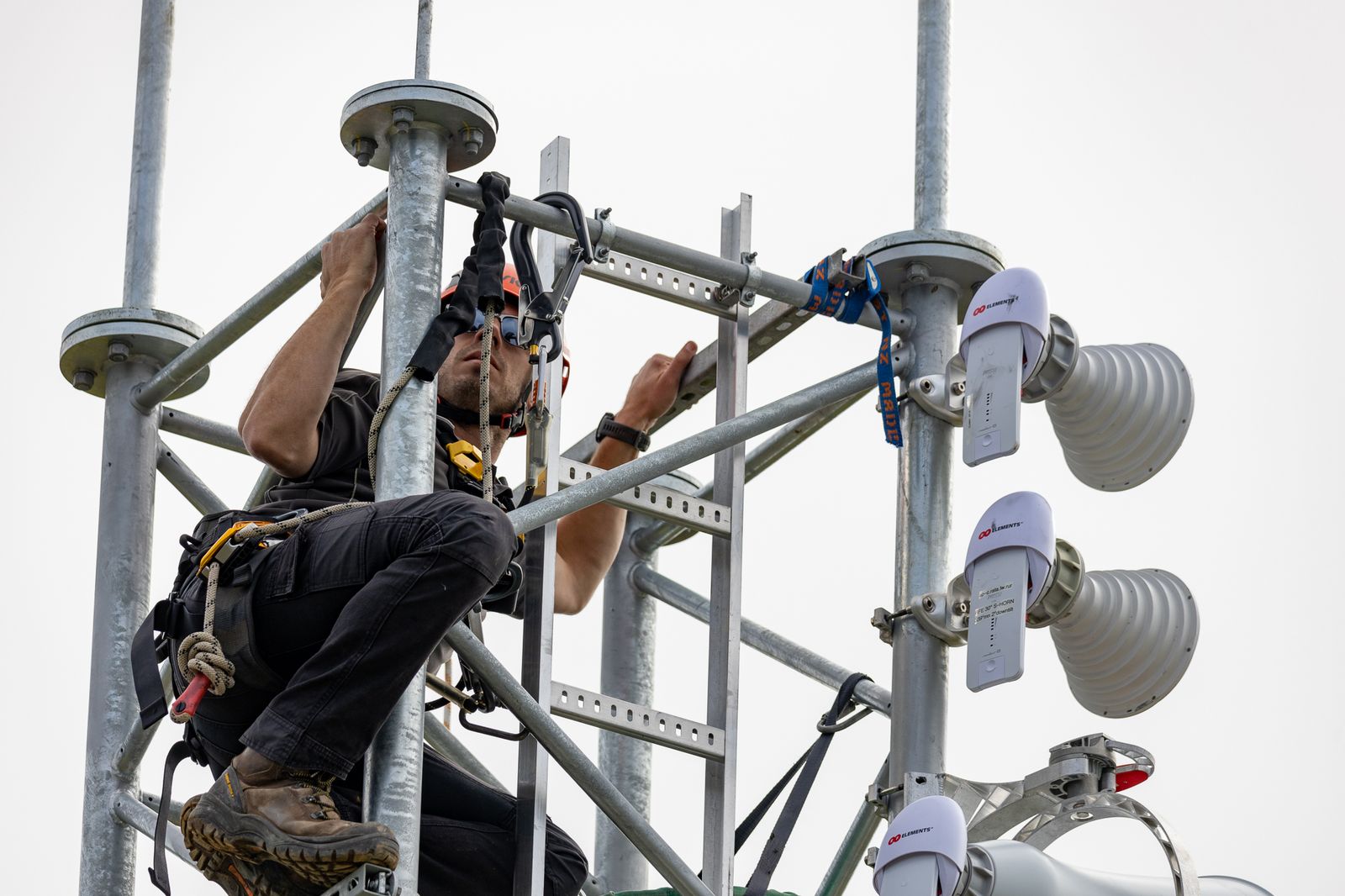 Lightwire Fixed Wireless and the Installation Process in New Zealand