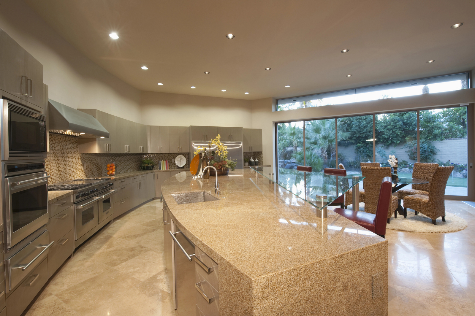 image of a sparkling bathroom for a cleaning service