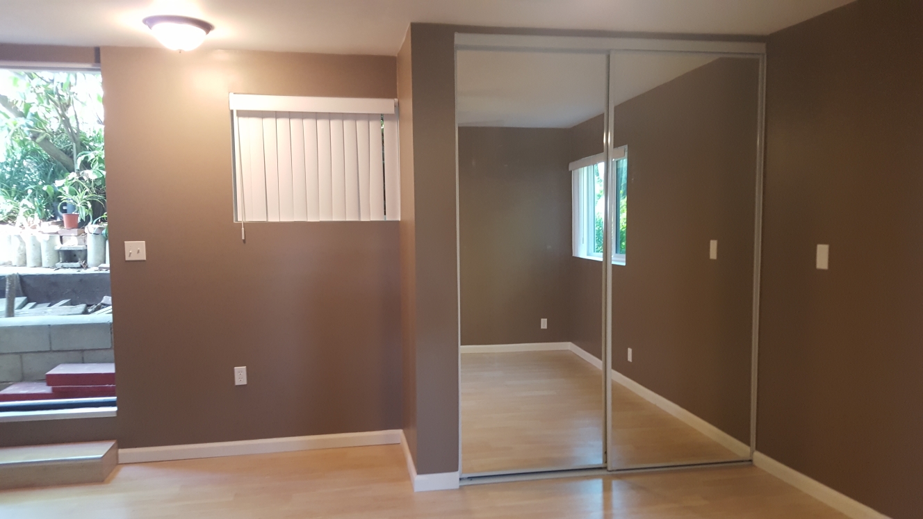 image of a sparkling bathroom for a cleaning service