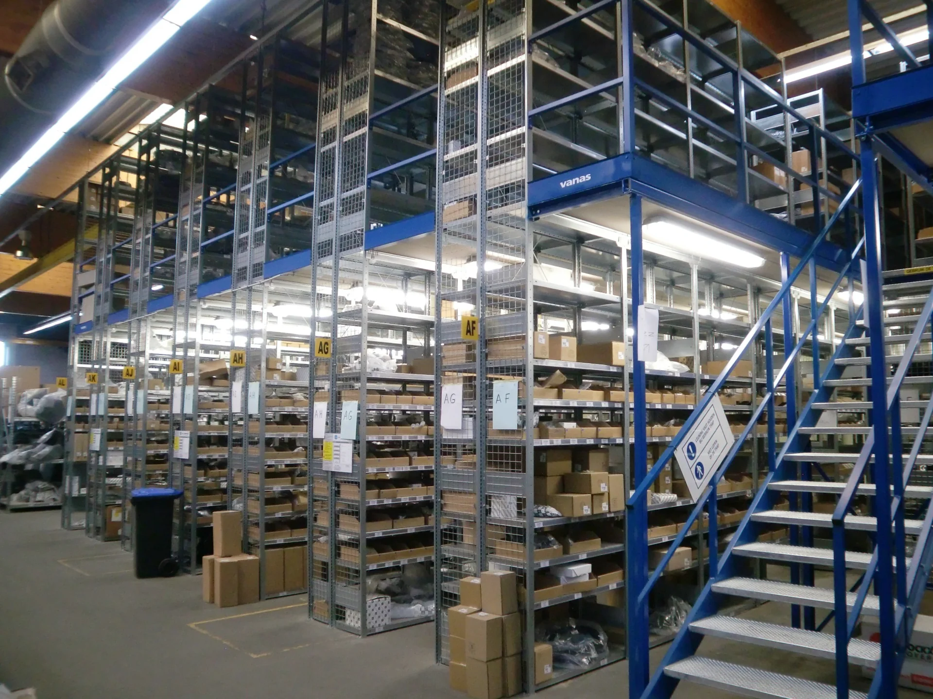 Vanas Static Solutions magazijninrichting