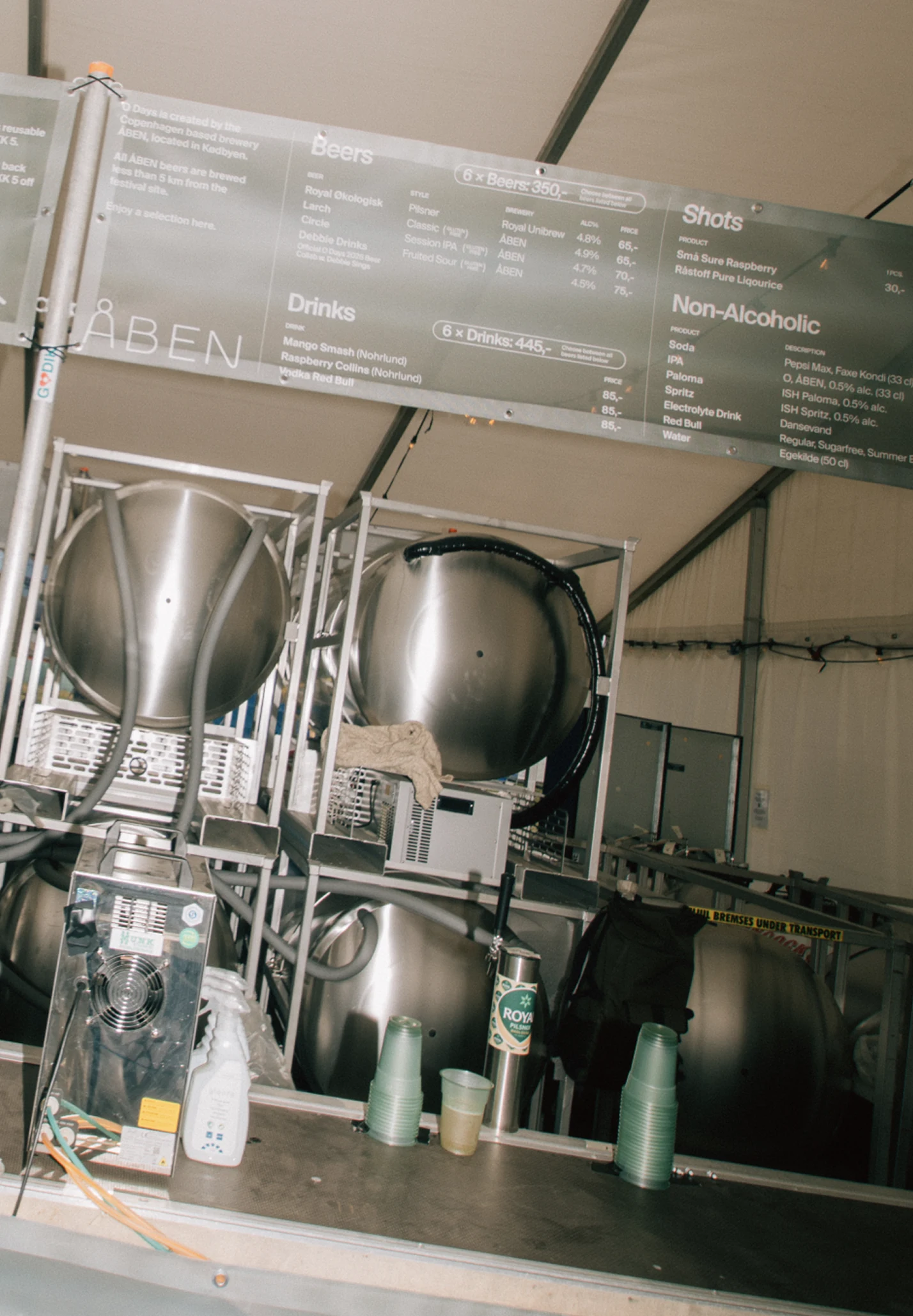 Åben bar and tanks inside the bar tent at O Days.