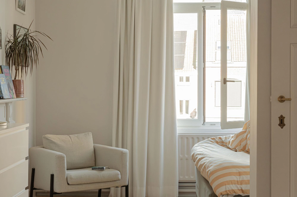 Benieuwd hoe wij jouw woning kunnen transformeren met doordachte raamdecoratie?