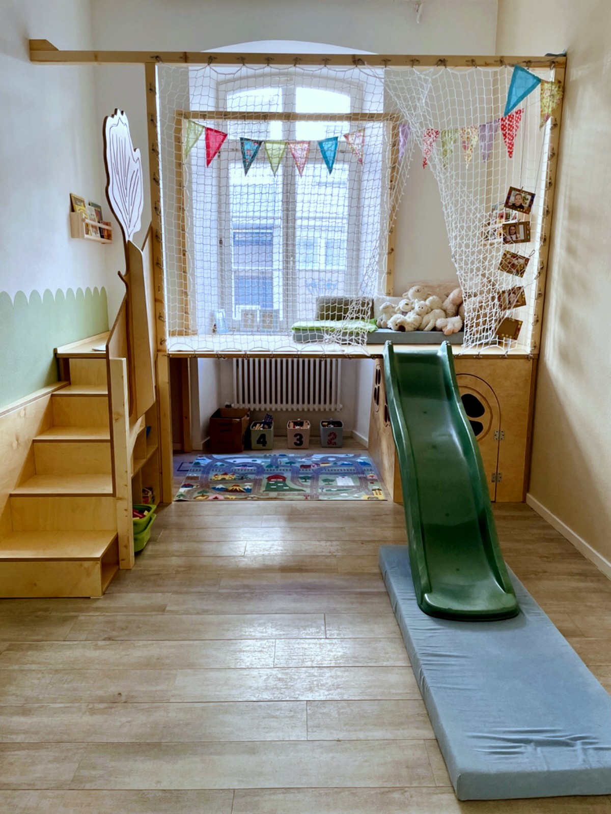 Spielzimmer mit Rutsche