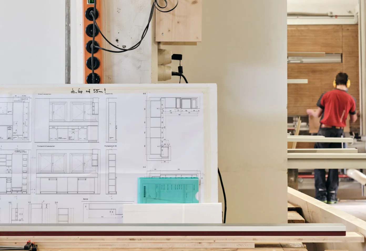 Ein Architekturplan in der Werkstatt.