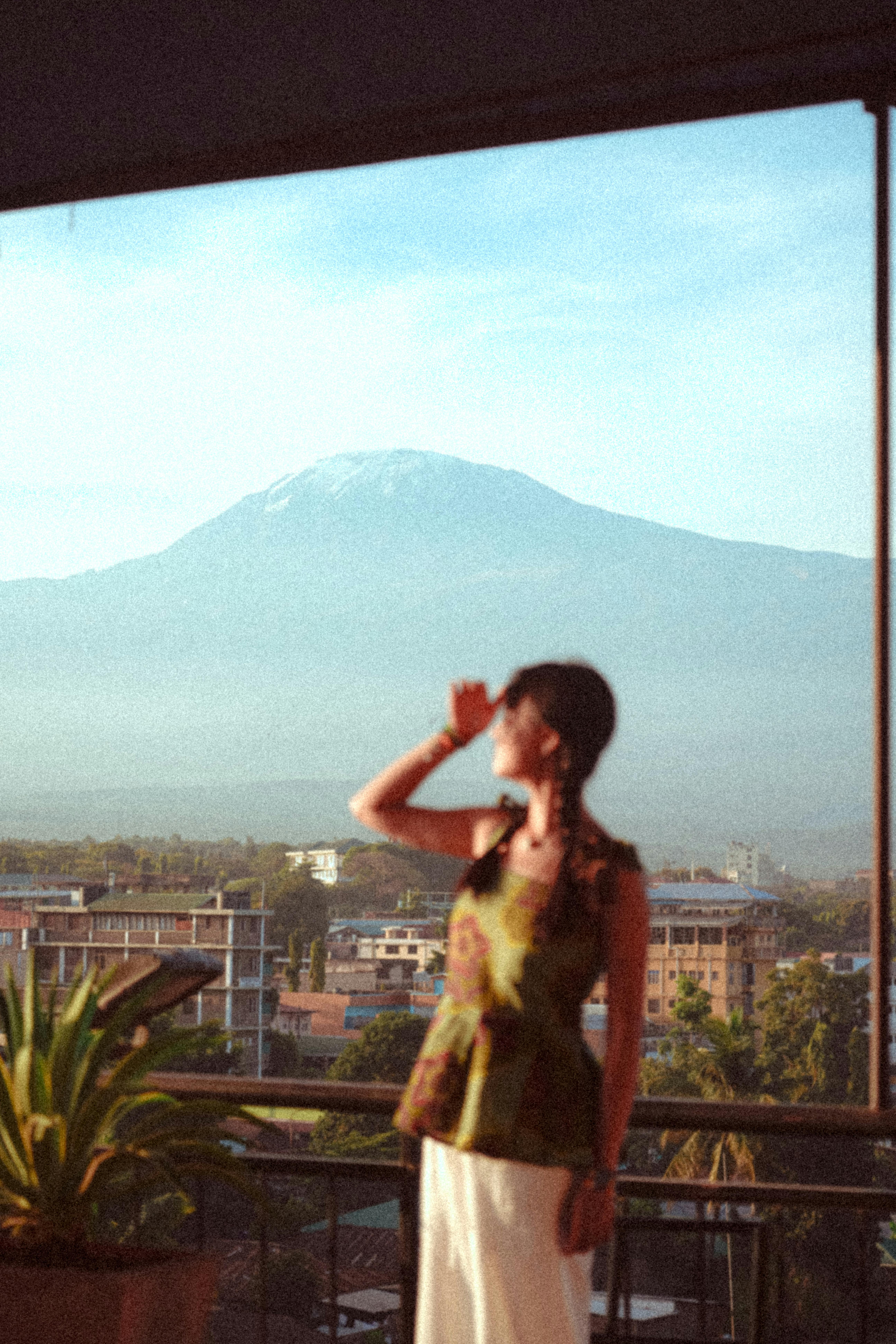 Groupe de voyageurs profitant d'une expérience safari authentique en Tanzanie avec Kipeo