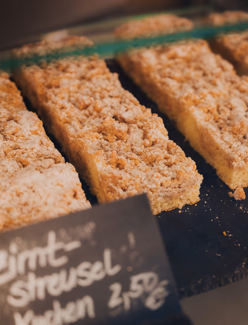 HEX Zimtstreußelschnecken in der Vitrine