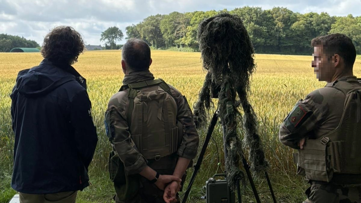 Soldiers and engineers observing a field test during the Picogrid and Alta Ares NATO air defense exercise