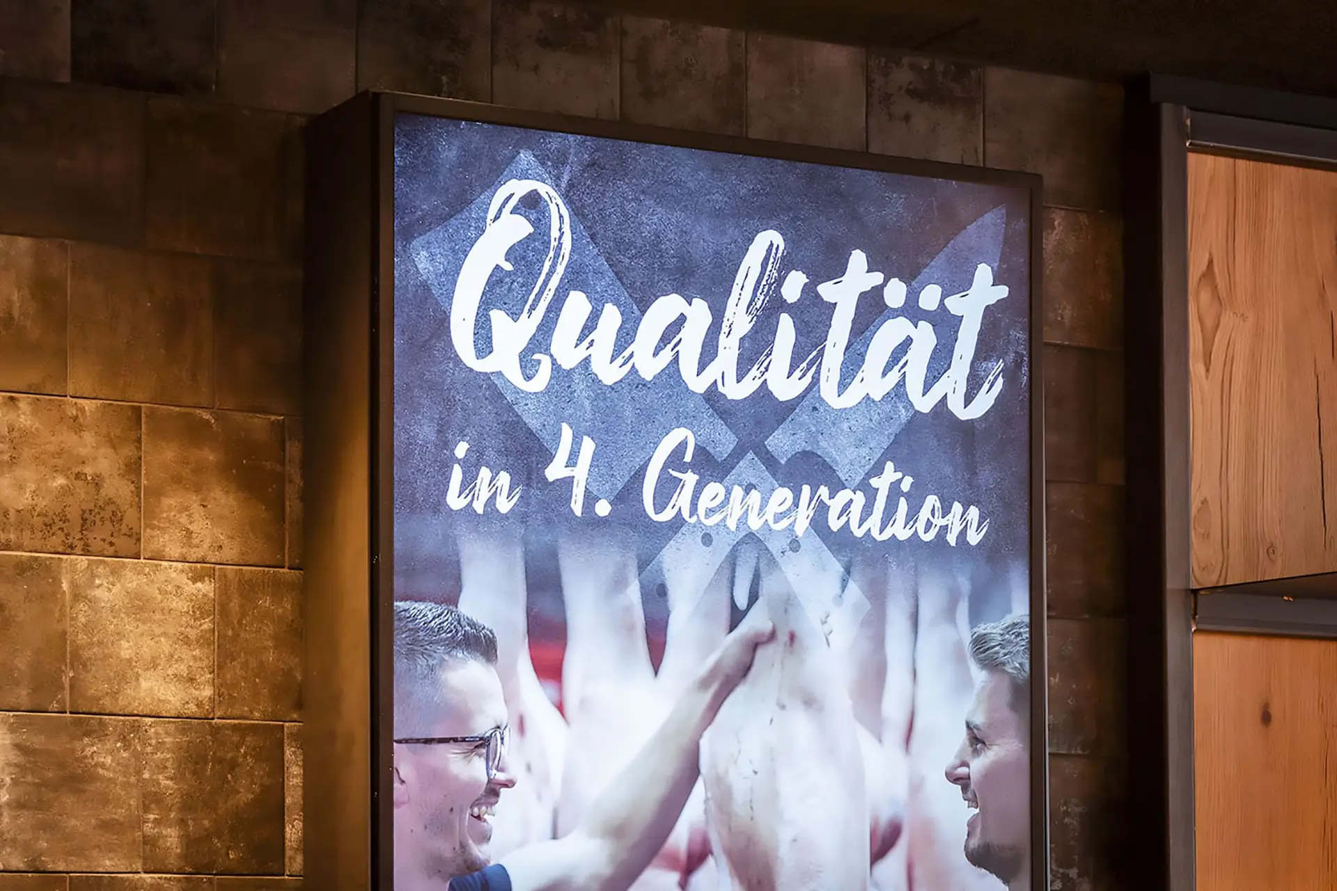 Digital Signage in der Metzgerei – Wie Wellhäuser aus Ravensburg mit moderner Kundenkommunikation überzeugt