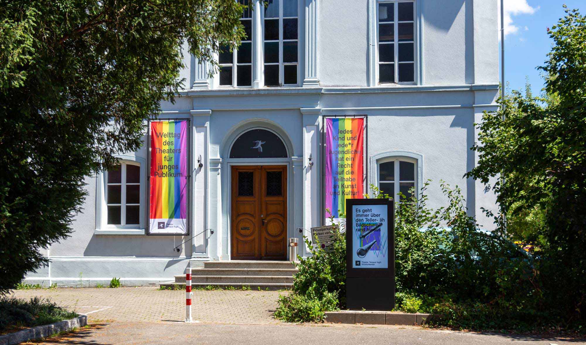 Theater tempus fugit