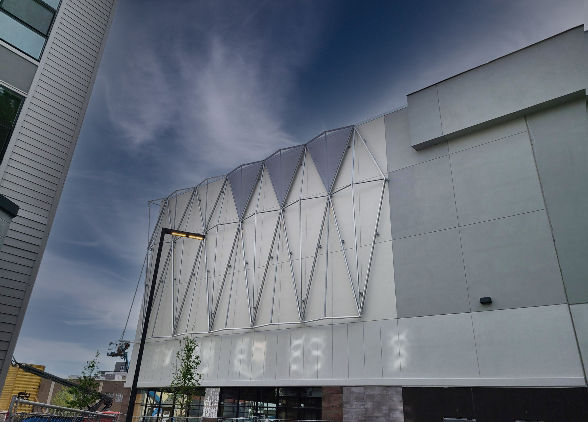 An installation image showing the bare steel structure underneath.