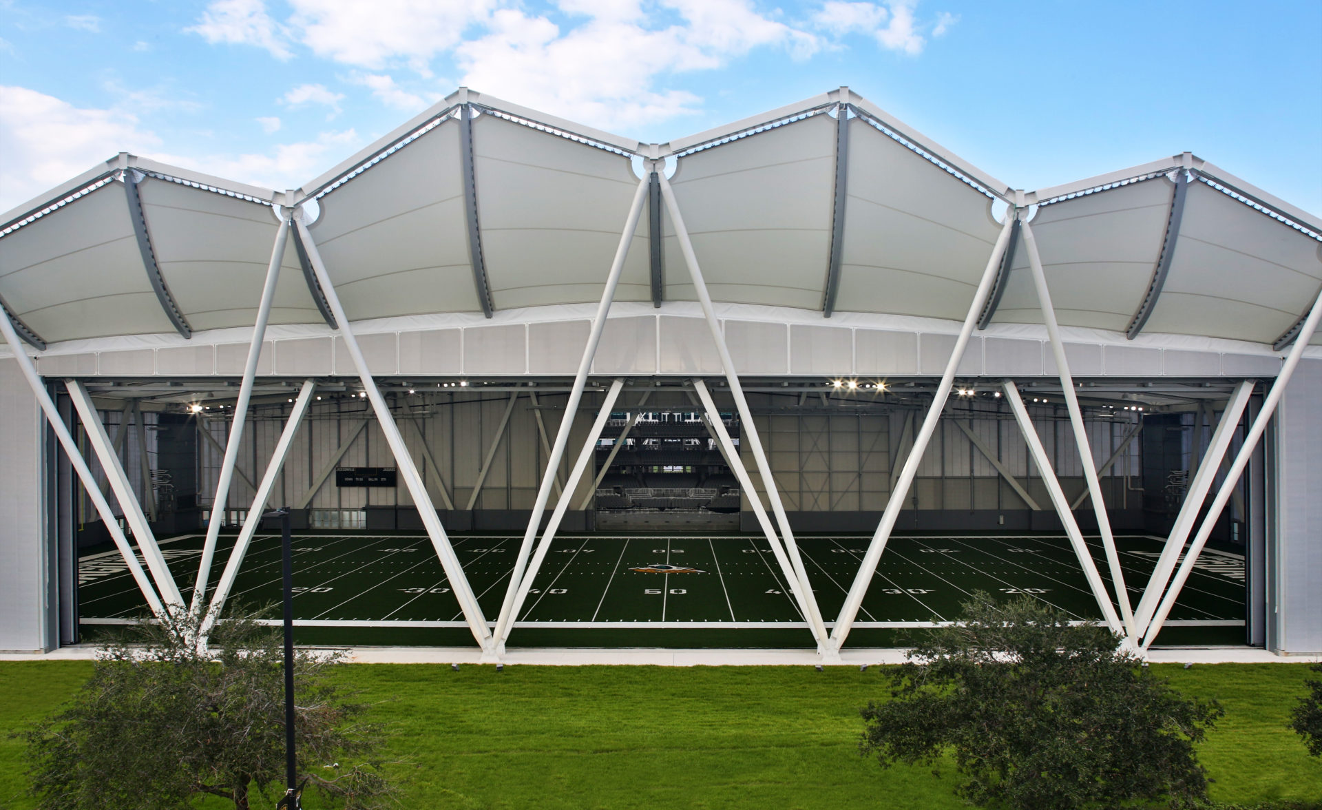 A profile view of the facade showcasing the points.