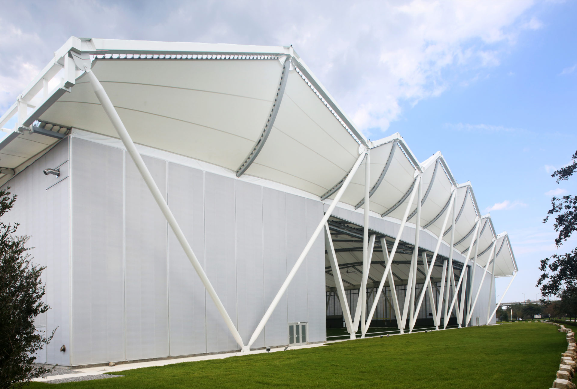 A zoomed out view of the facade showing the points in their full glory.