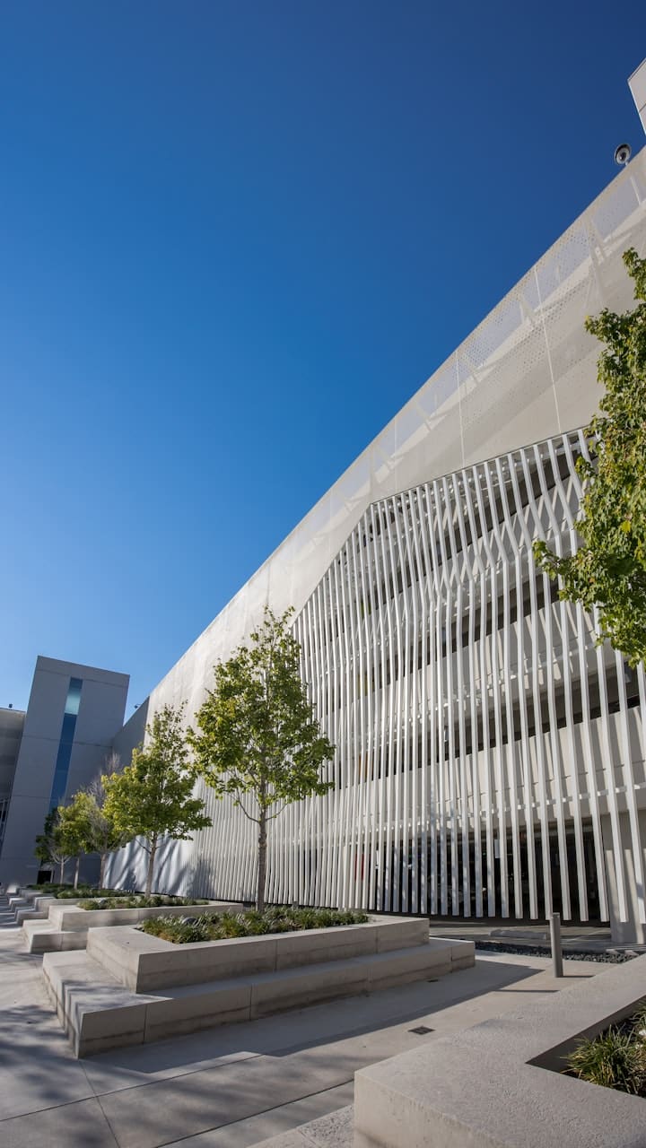 A close up of the peaks of the facade that represents mountains.
