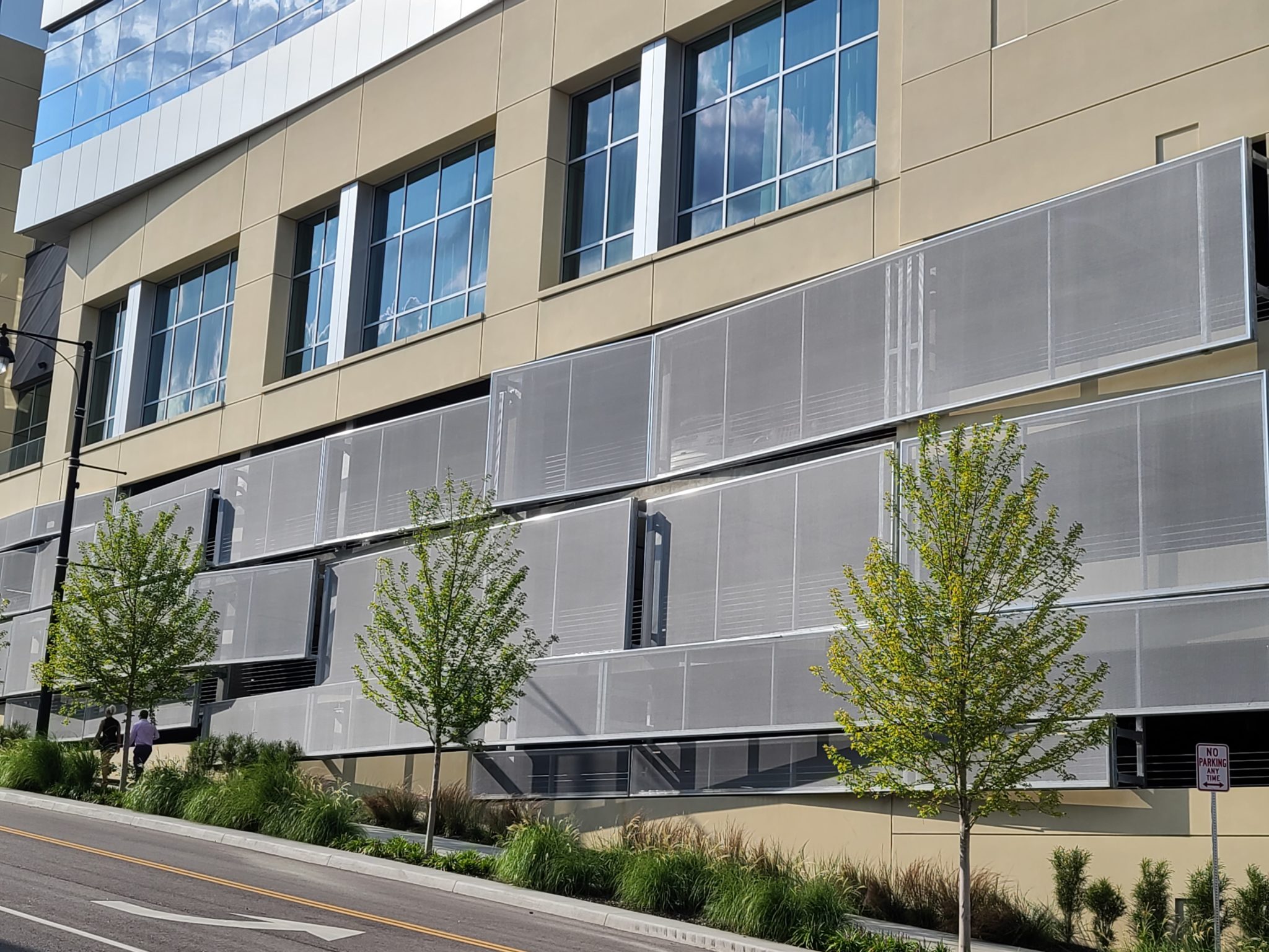 A closer view of the side of the facade that swoops out.