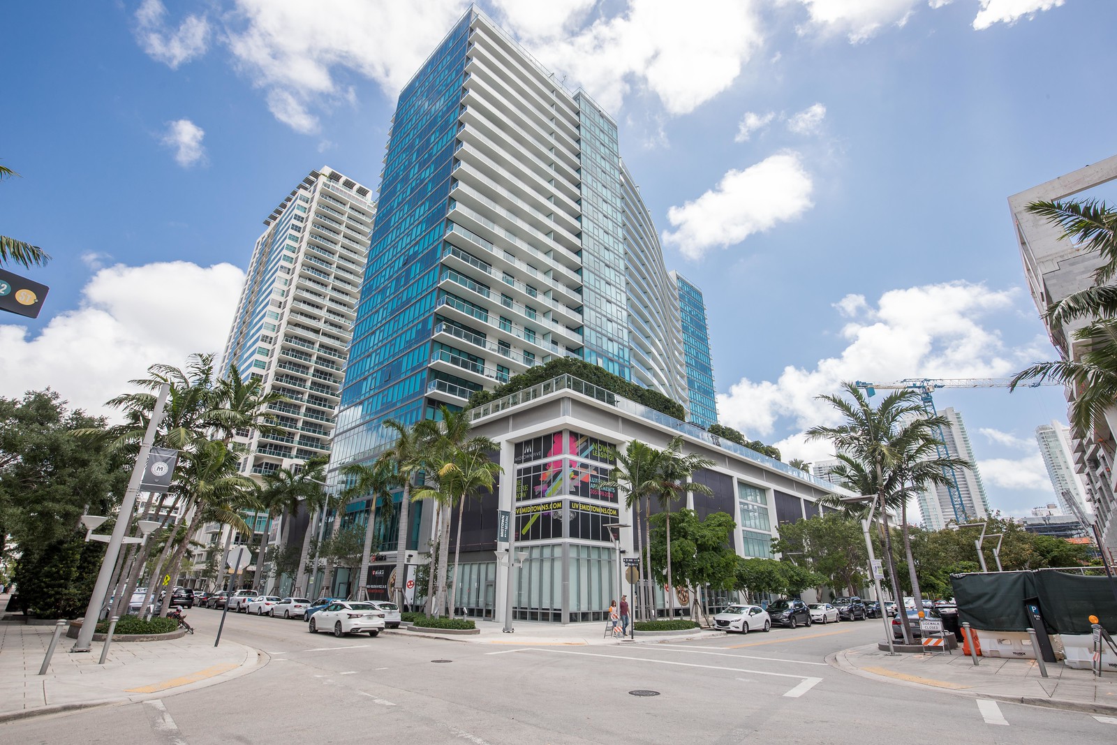 The same view of the facade but in the day time.