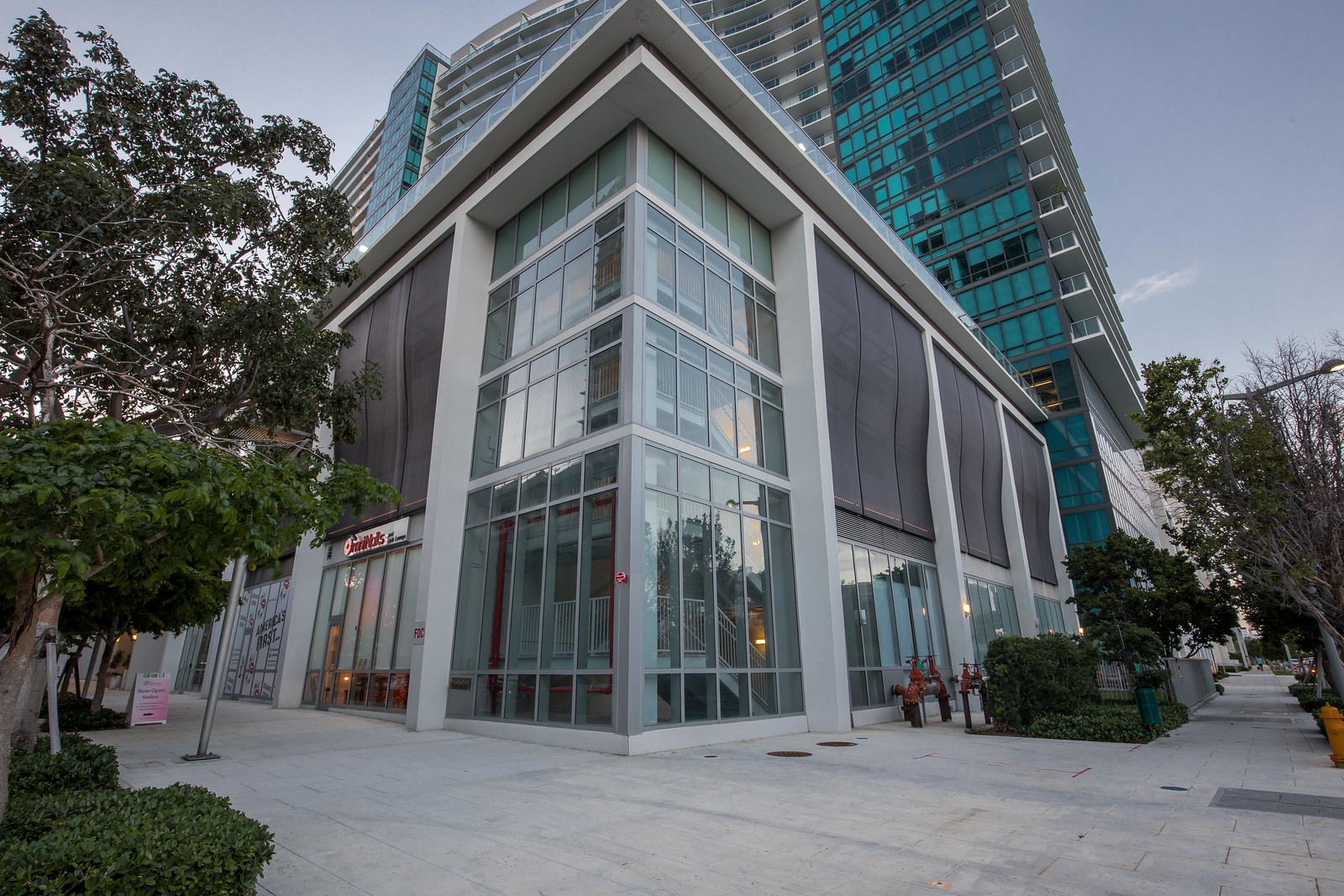 A corner shot of the structure showing the facades sat on both sides.