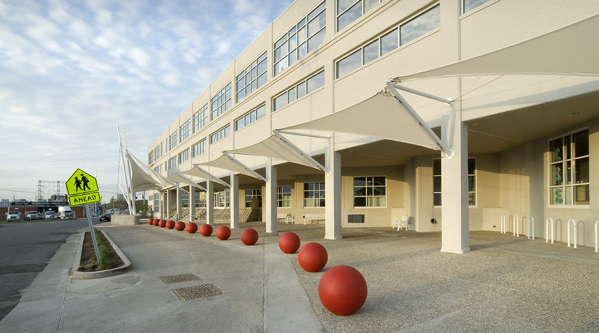 Another side view of the entier canopy.