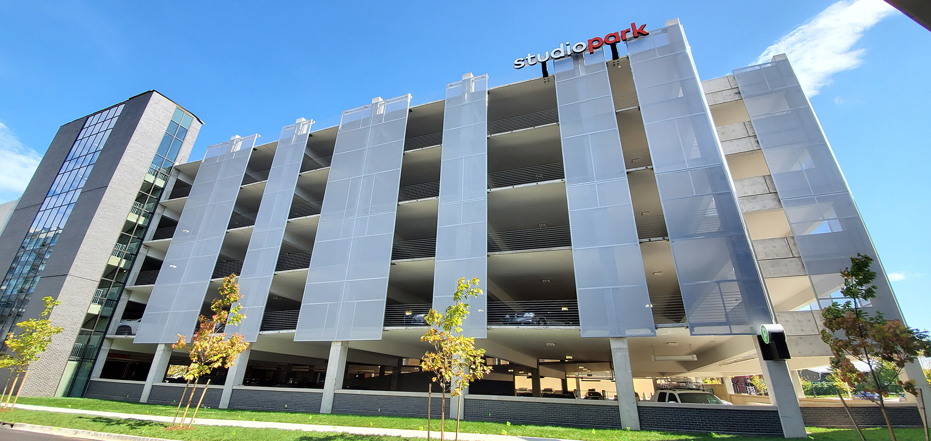 Another view of how the facade panels are featured on all sides.