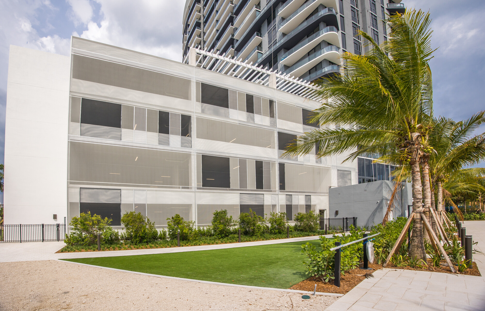 Another view of the facade showing the pattern of the colors.