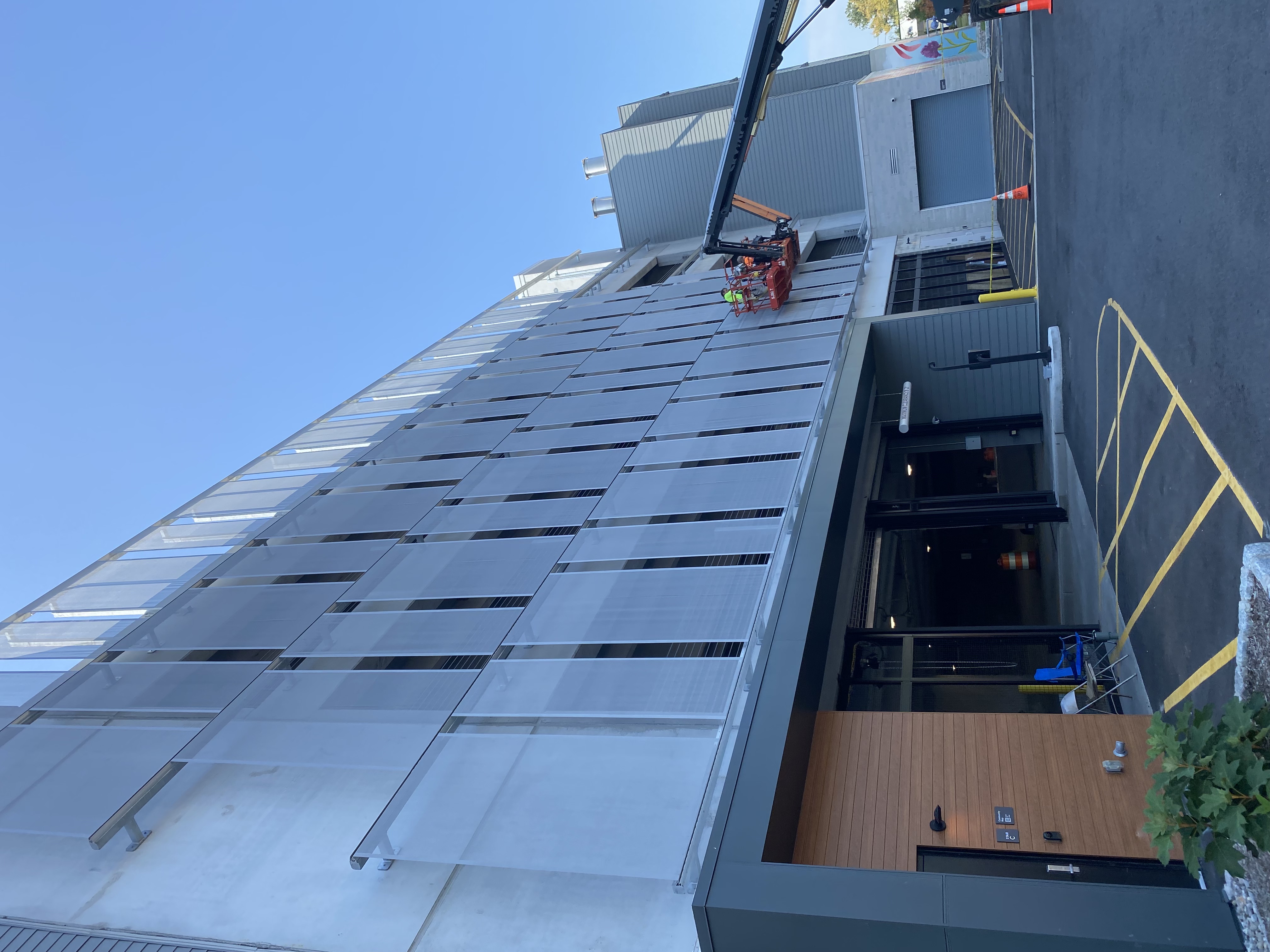 A view of the facade from across the street.