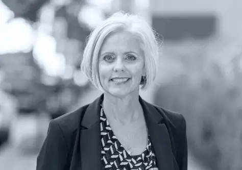 deanna leader headshot