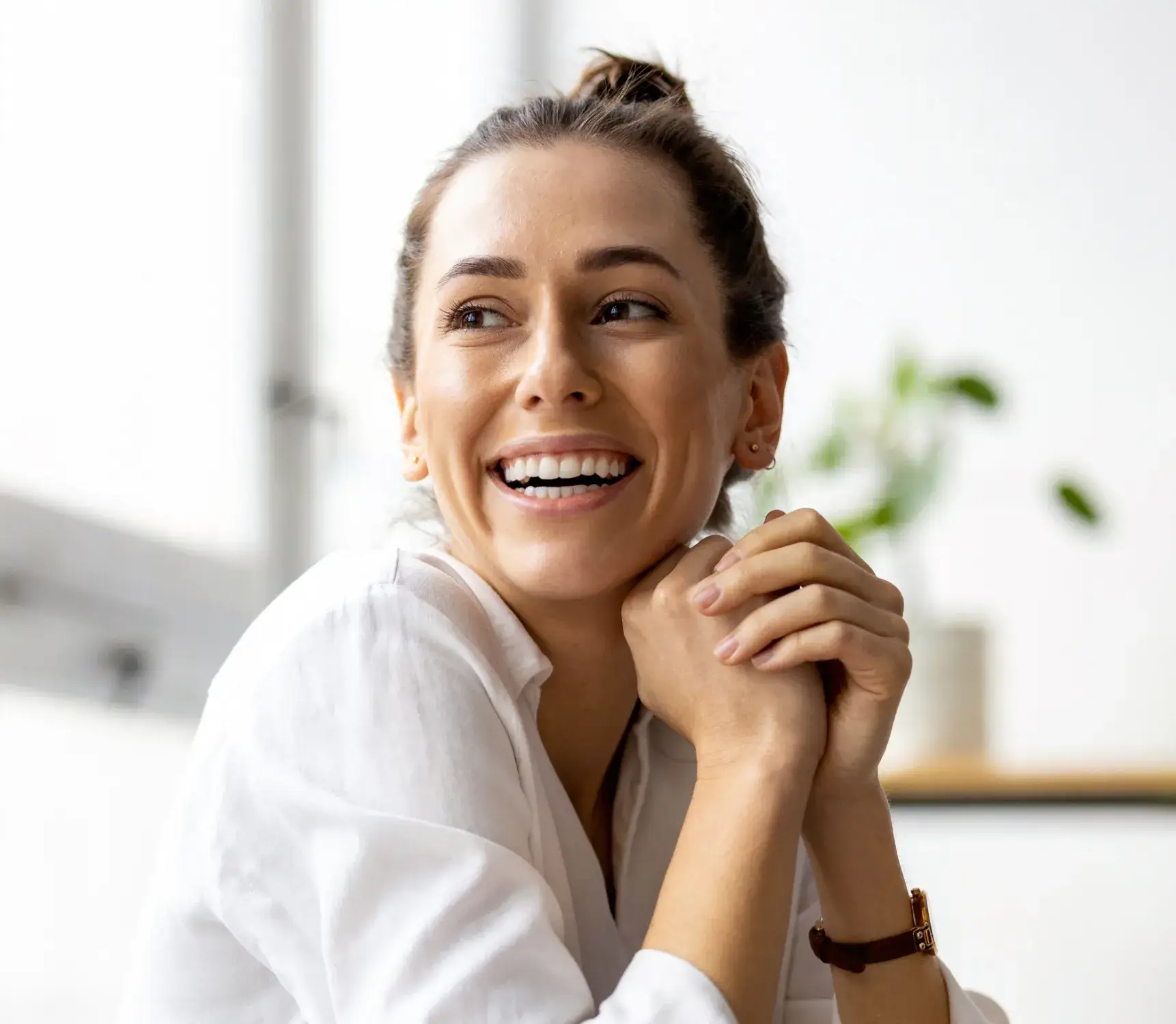 a woman with a smile on her face