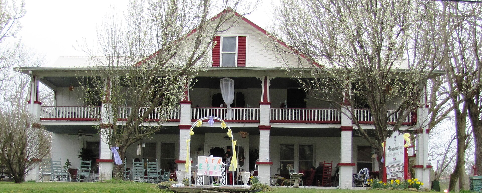Historic Armour Hotel in Red Boiling Springs, Tennessee
