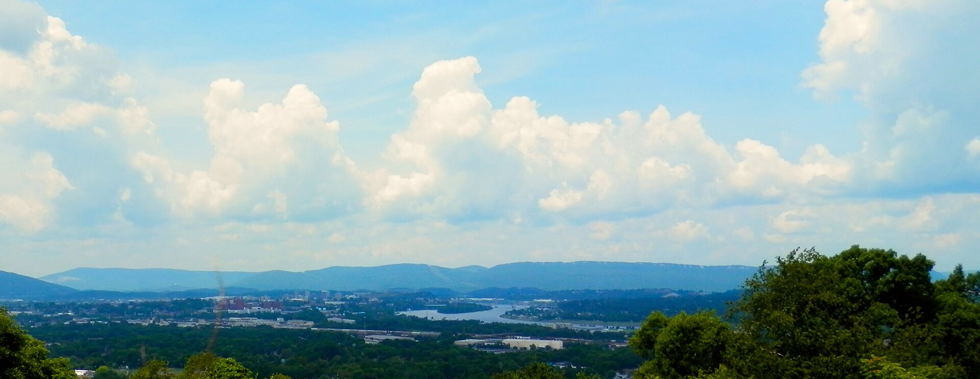 Panoramic view over Chattanooga and the Tennessee River valley