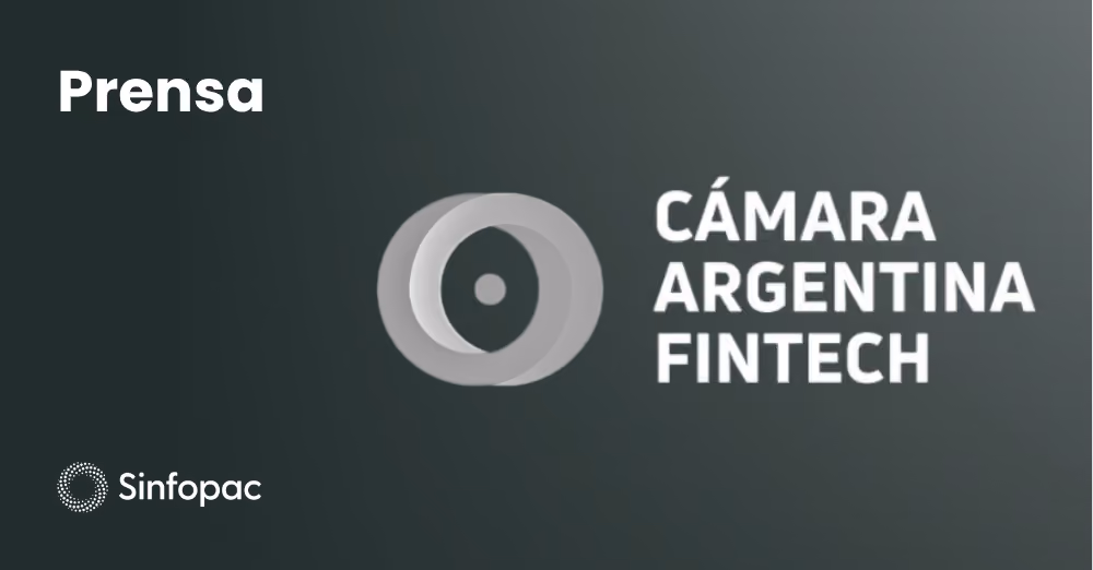 Logotipo de cámara de tecnología financiera sobre fondo oscuro de prensa corporativa