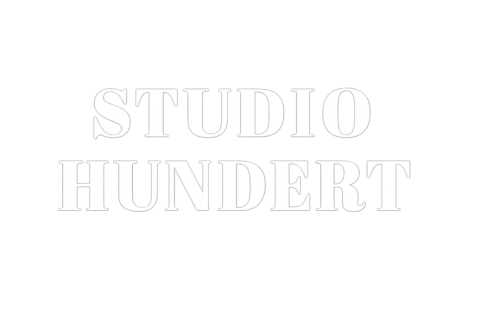 Logo mit dem Text Studio Hundert auf einem metallisch grau verlaufenden Hintergrund.