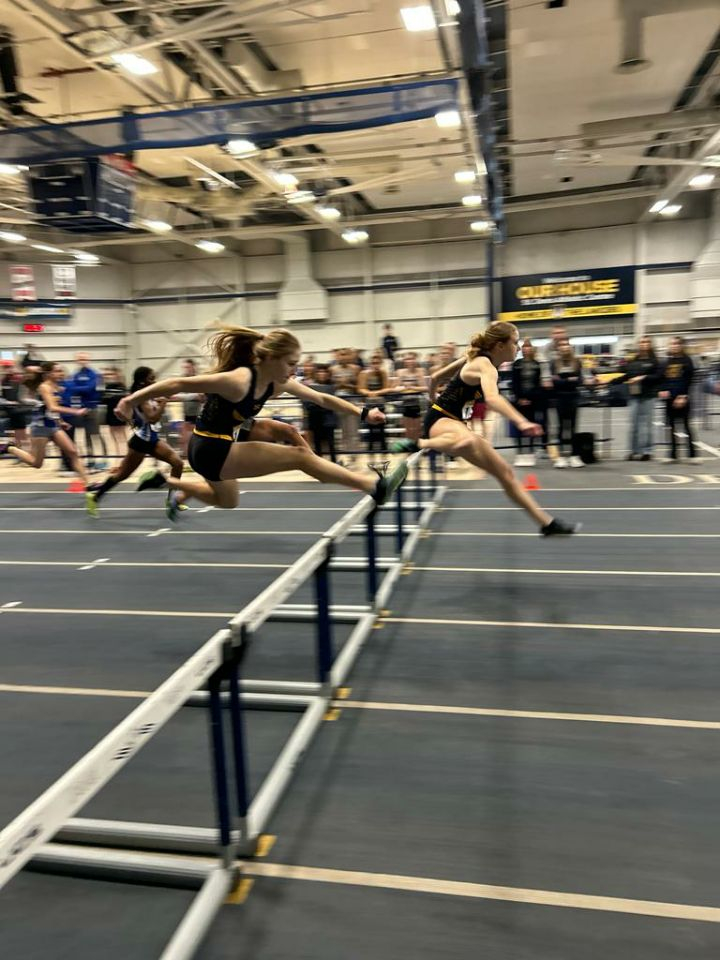 image of weightlifting session (for a gym)