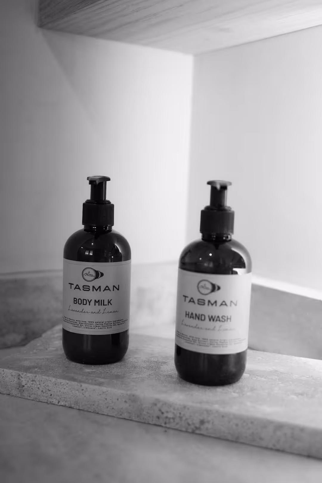 two soap bottles at one bed residence at Caliza Roma, Mexico City
