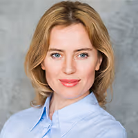 image of job applicants in a discussion (for a medical clinic)