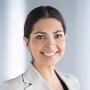 image of job applicants in a discussion (for a medical clinic)