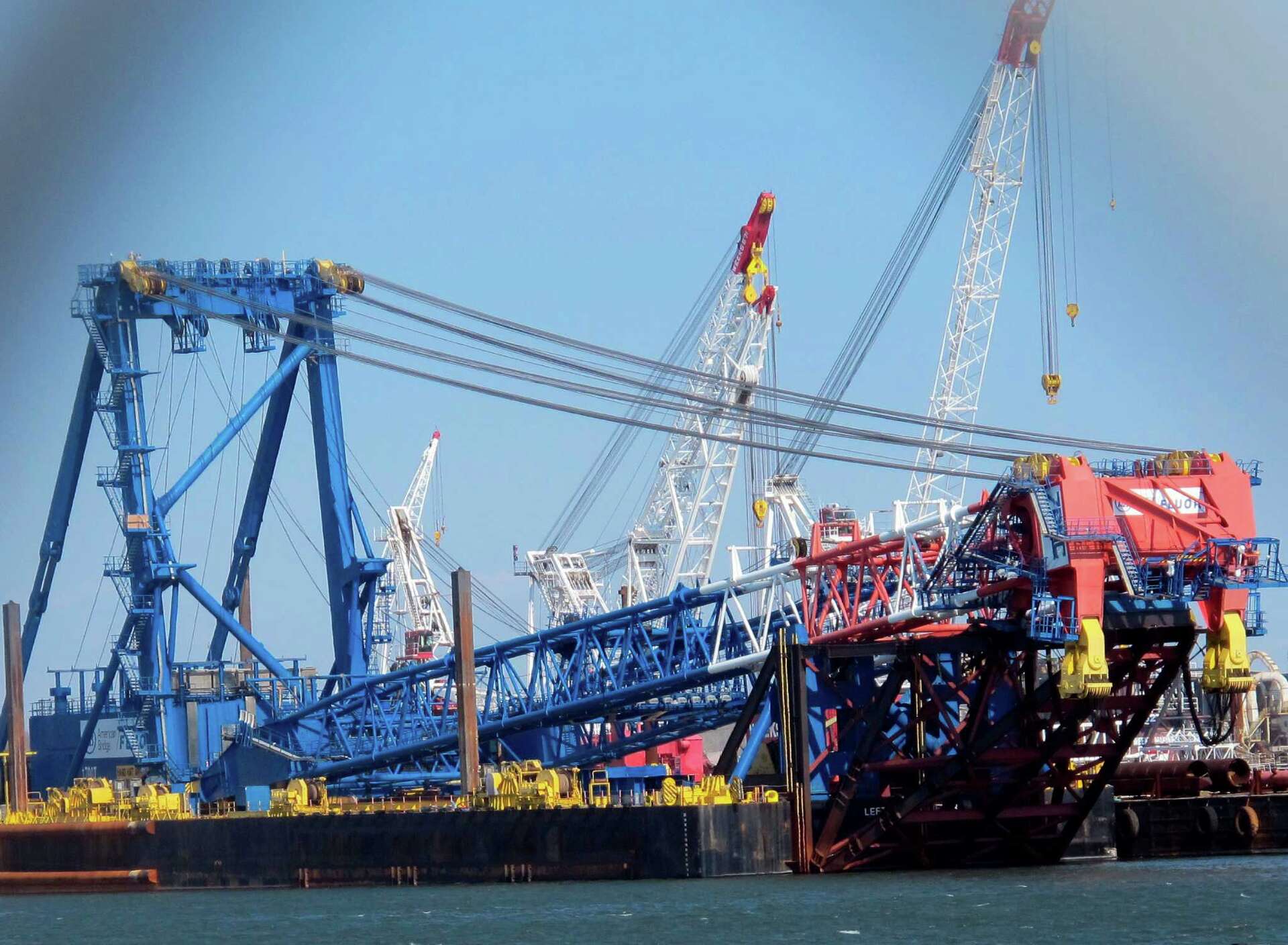 Pacific Titan Crane Close Up View