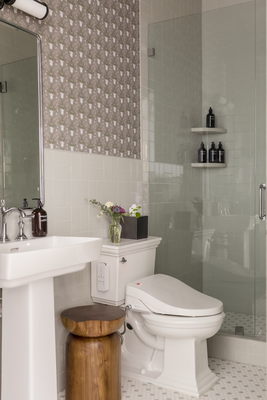 Private full bathroom, The Hutton suite
