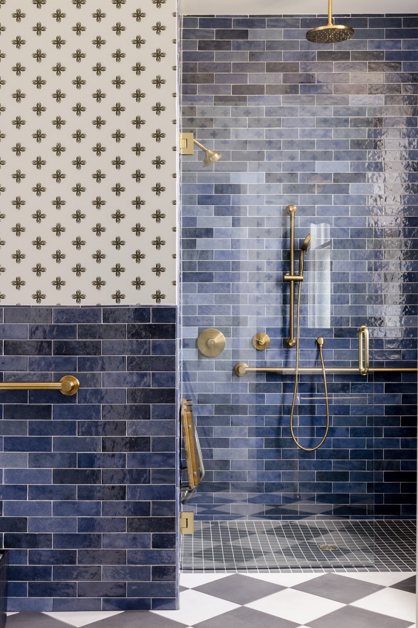 Shower in the private bathroom, The Robertson suite
