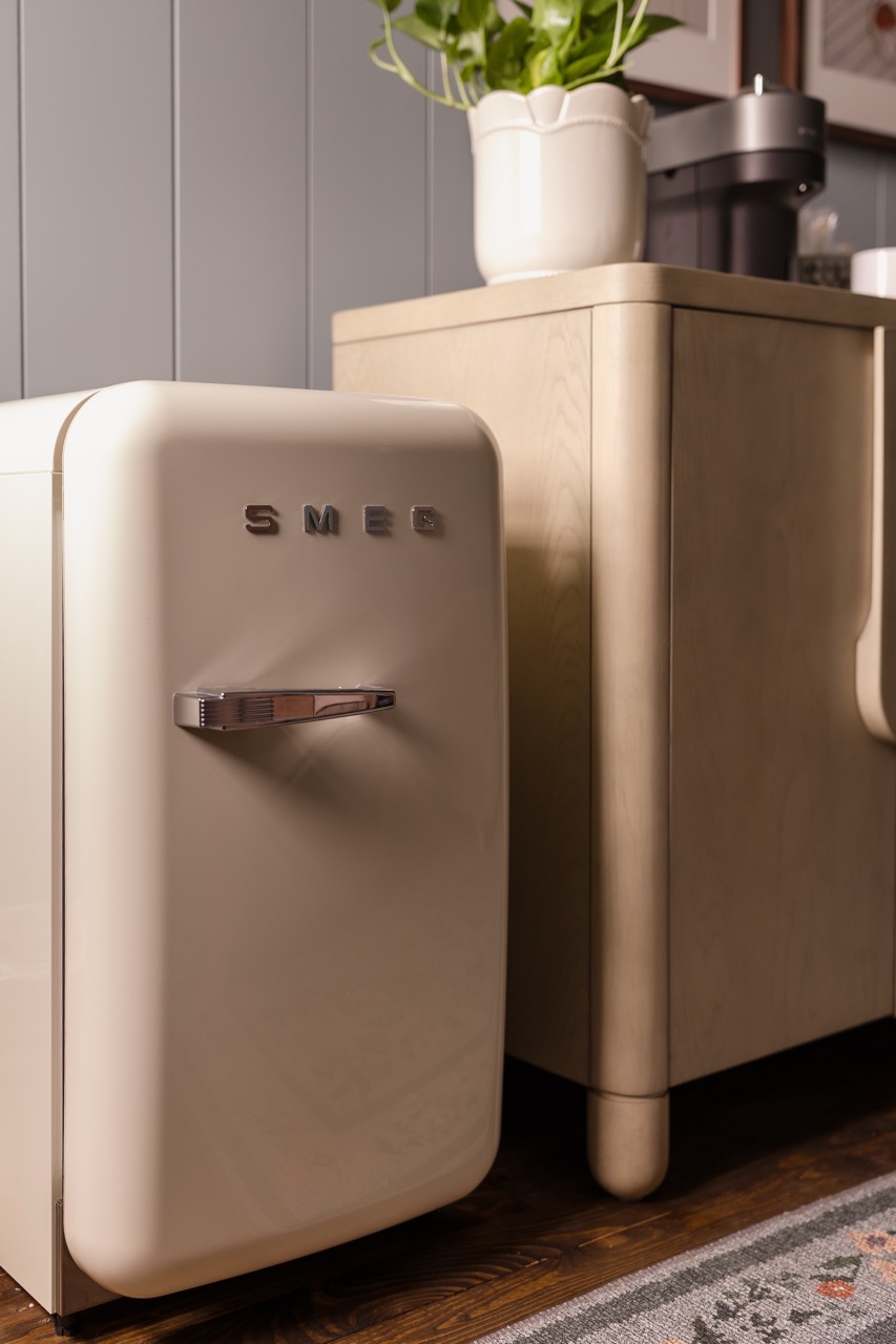 Mini fridge, The Geny suite